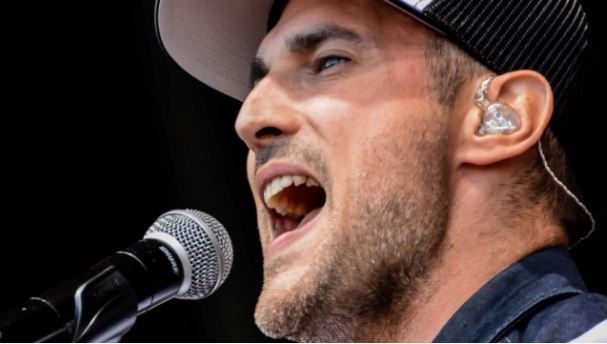 Yvan Pedneault chante pour la différence