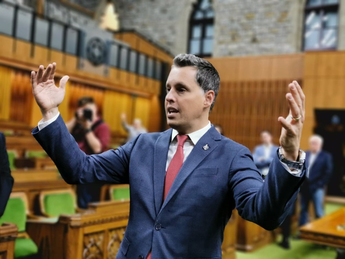 Peter Schiefke prête le serment d'allégeance