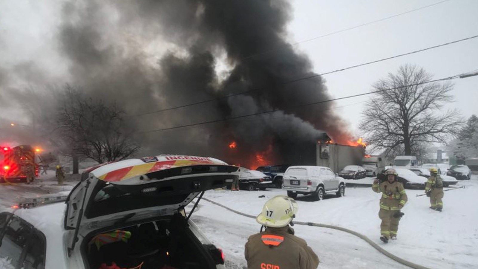 Un garage de mécanique générale est la proie des flammes à Beauharnois