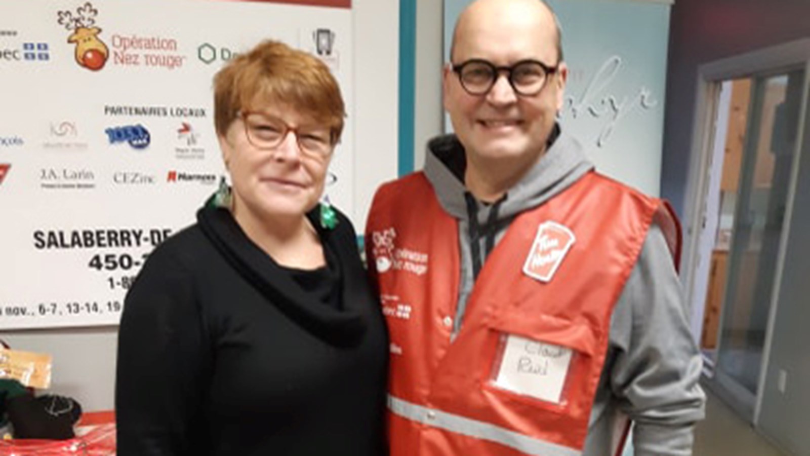 M. Reid a aussi échanger avec la coordonnatrice de l'Opération Nez rouge de Salaberry-de-Valleyfield, Josée Joannette.