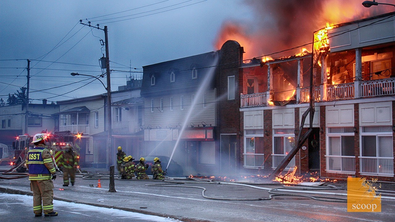 En cours: un incendie fait rage à Valleyfield