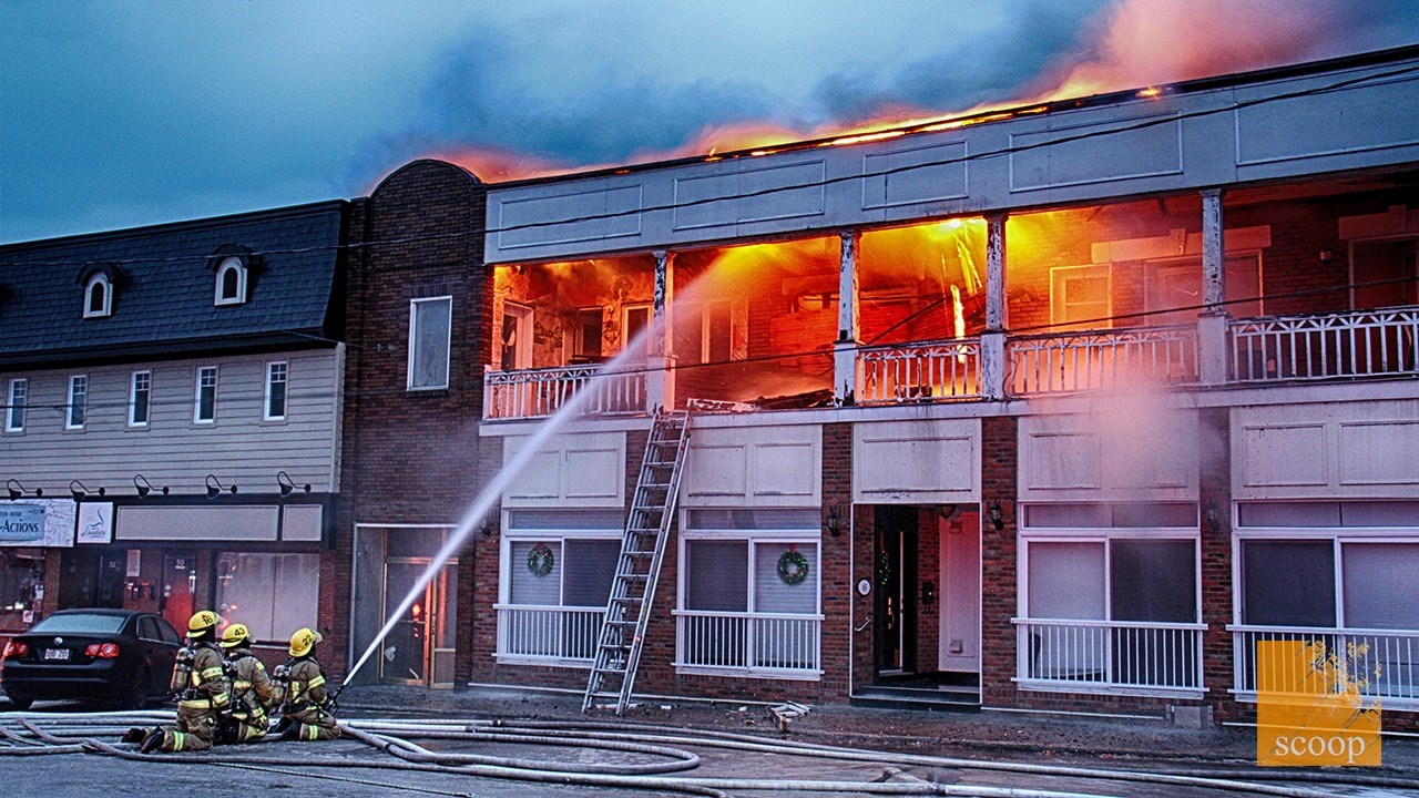 En cours: un incendie fait rage à Valleyfield