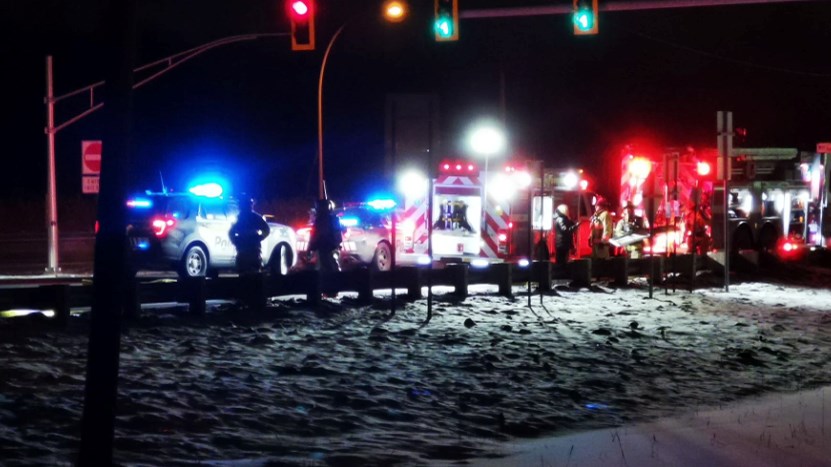 L’autoroute 20 à Vaudreuil-Dorion, sur le boulevard Harwood, à l’intersection de la Route Harwood, est actuellement fermée à la circulation en direction de Toronto en raison d'un déversement de produits chimiques