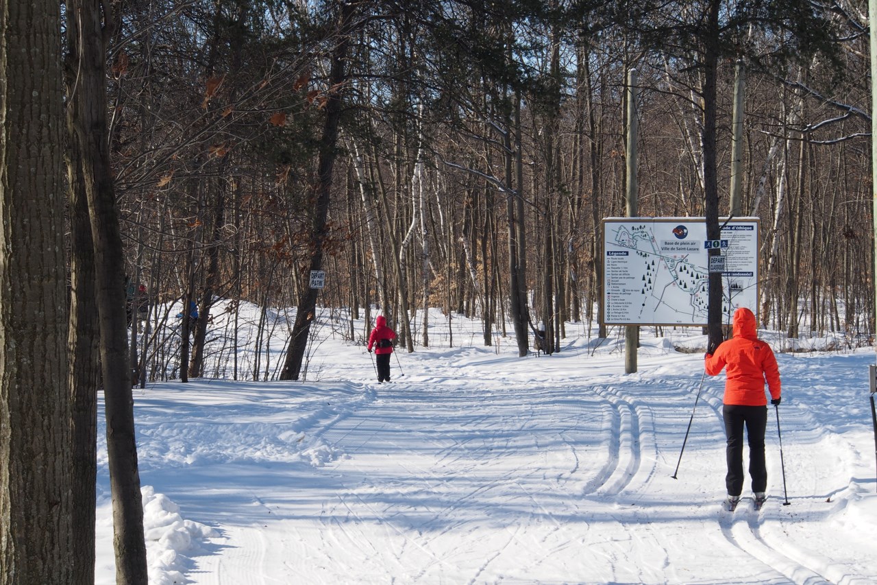 Défi nordique familial : une initiation gratuite à la raquette et au ski de fond