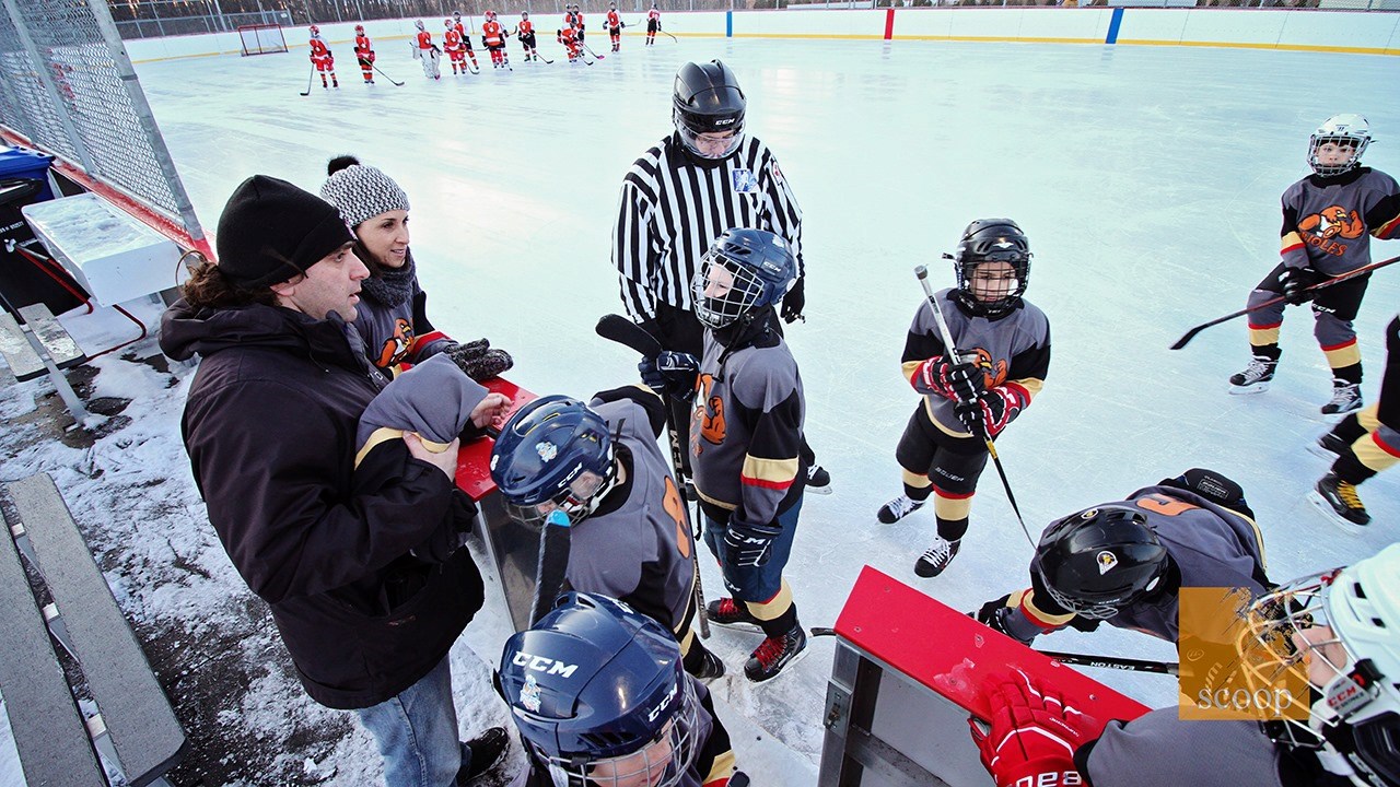 Du hockey parascolaire pour encourager les bons comportements