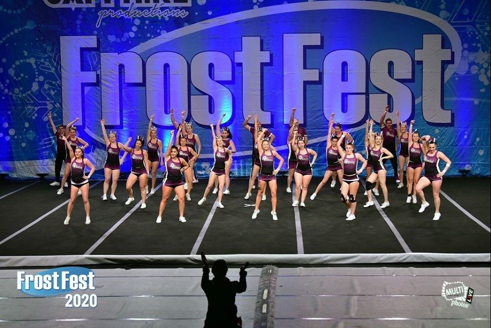 Les cheerleaders du G-Force en mettent plein la vue au Frostfest de Montréal