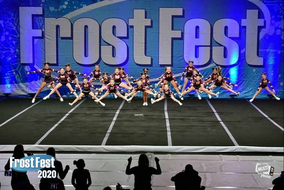 Les cheerleaders du G-Force en mettent plein la vue au Frostfest de Montréal