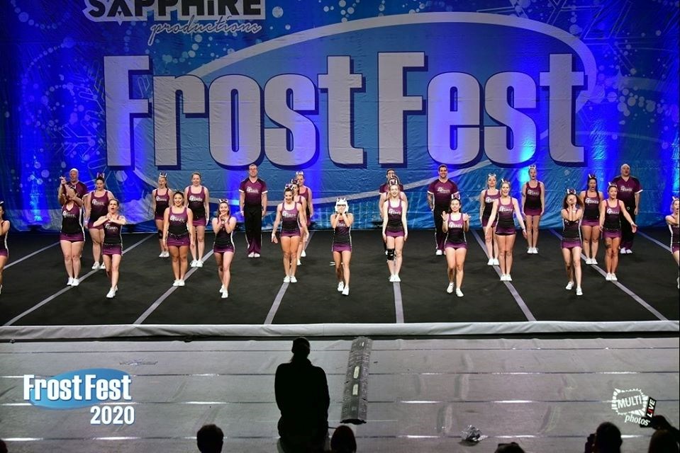 Les cheerleaders du G-Force en mettent plein la vue au Frostfest de Montréal