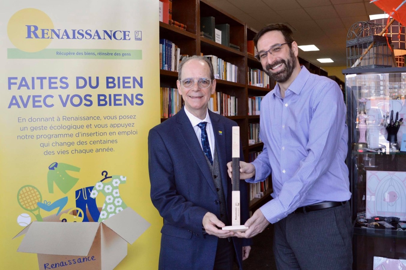 M. Pierre Séguin et M. Éric St-Arnaud, lors de la remise du trophée Défi Renaissance