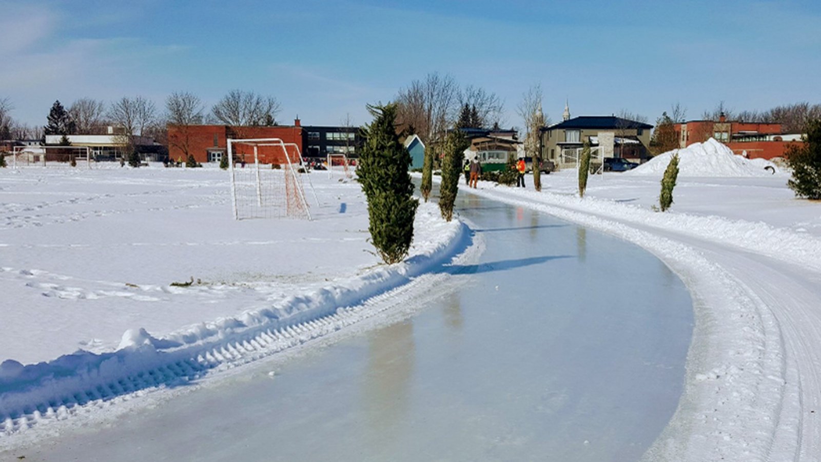 Anneau de glace pour les citoyens de Sainte-Martine