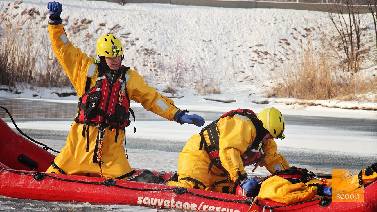 Les pompiers de Coteau-du-Lac se jettent à l'eau