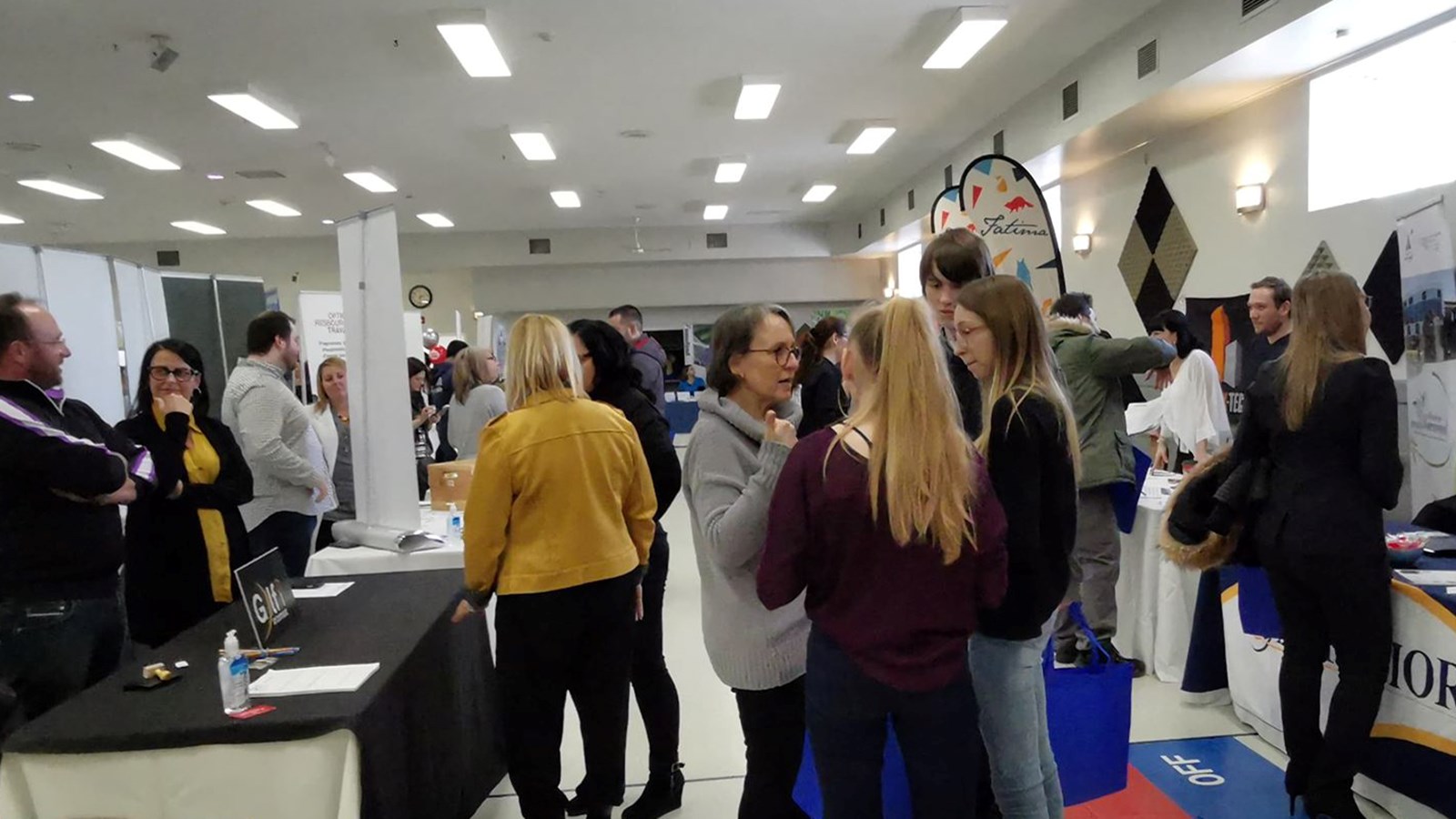 Plus de 600 emplois offerts au Salon de l'emploi étudiant