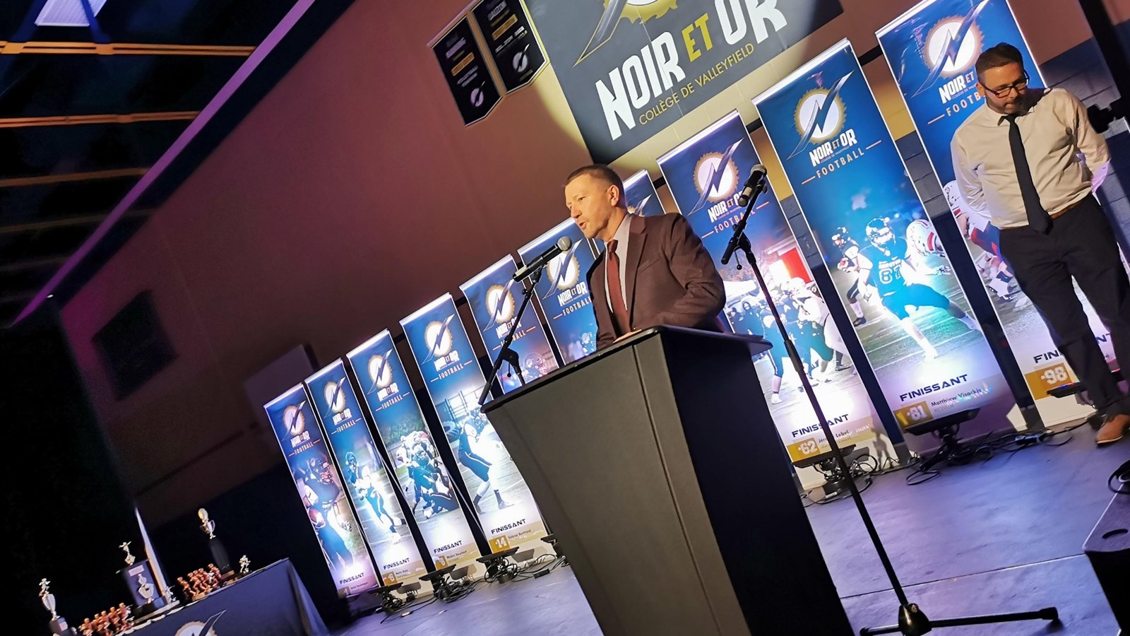 Le directeur général du Collège de Valleyfield a souligné aux membres du Noir et Or qu'ils étaient une fierté pour l'établissement scolaire. 