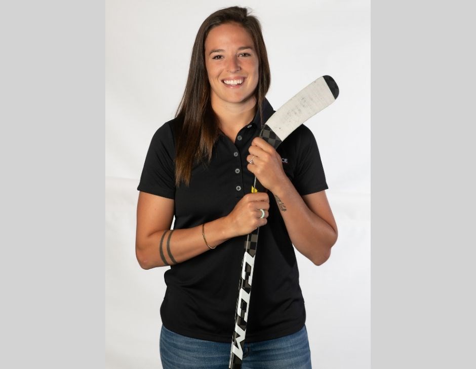 Mélodie Daoust chez Chevrolet Buick GMC de Valleyfield