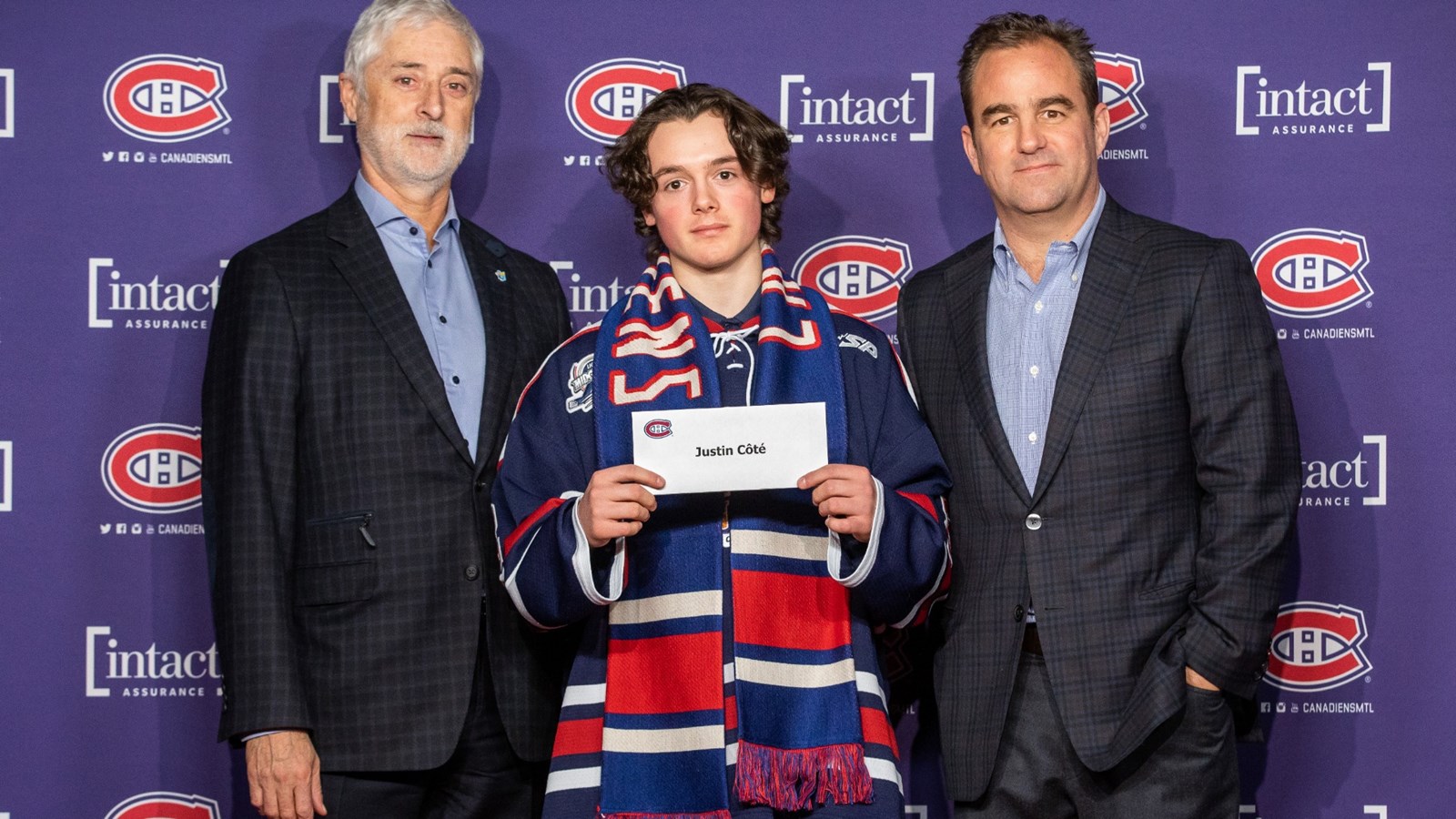 Plus tard, Justin Côté vise un poste dans une compagnie d’équipement de hockey, en plus de connaître une belle et longue carré chez les pros.