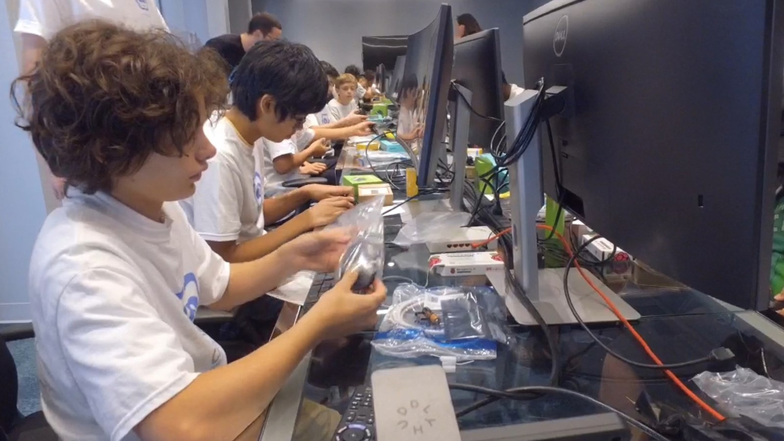 Intelligence artificielle et programmation informatique au Collège de Valleyfield cet été