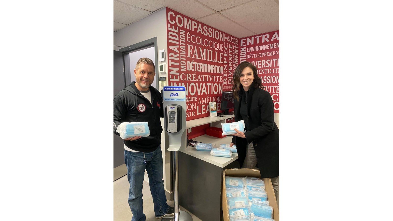 Sanivac remet 3000 masques aux anges gardiens
