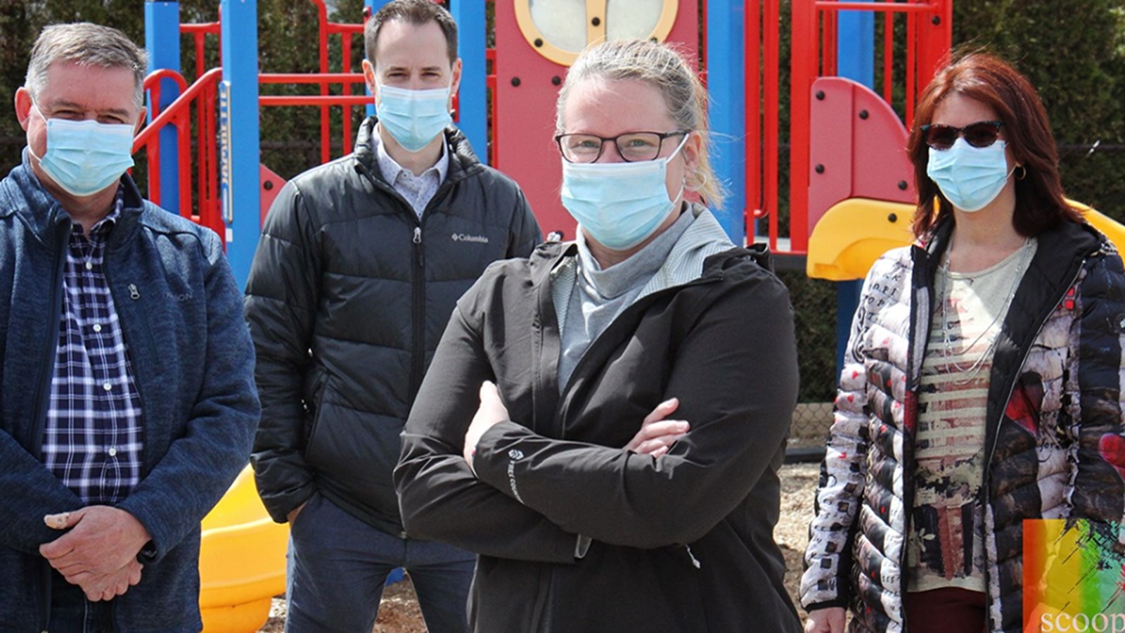 Sur la photo Samuel Laplante. Josée Mercier assistante infirmière chef. Annie Viau directrice des Garderies Coin des lutins et Marco Rioux éducateur
