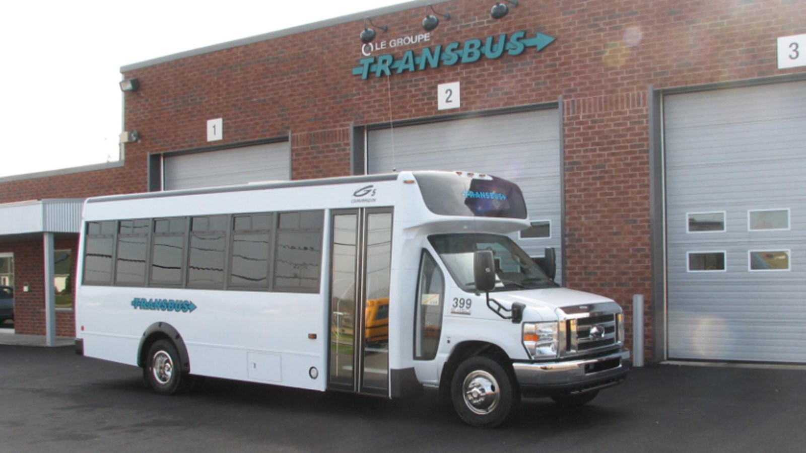 Le Groupe Transbus est au service d'EXO secteur de la Presqu'Île depuis 2005 et dessert les secteurs de: Vaudreuil/Dorion, Île Perrot, Notre-Dame-de-l'Île-Perrot, Pincourt, Hudson, Rigaud et Saint-Lazare.