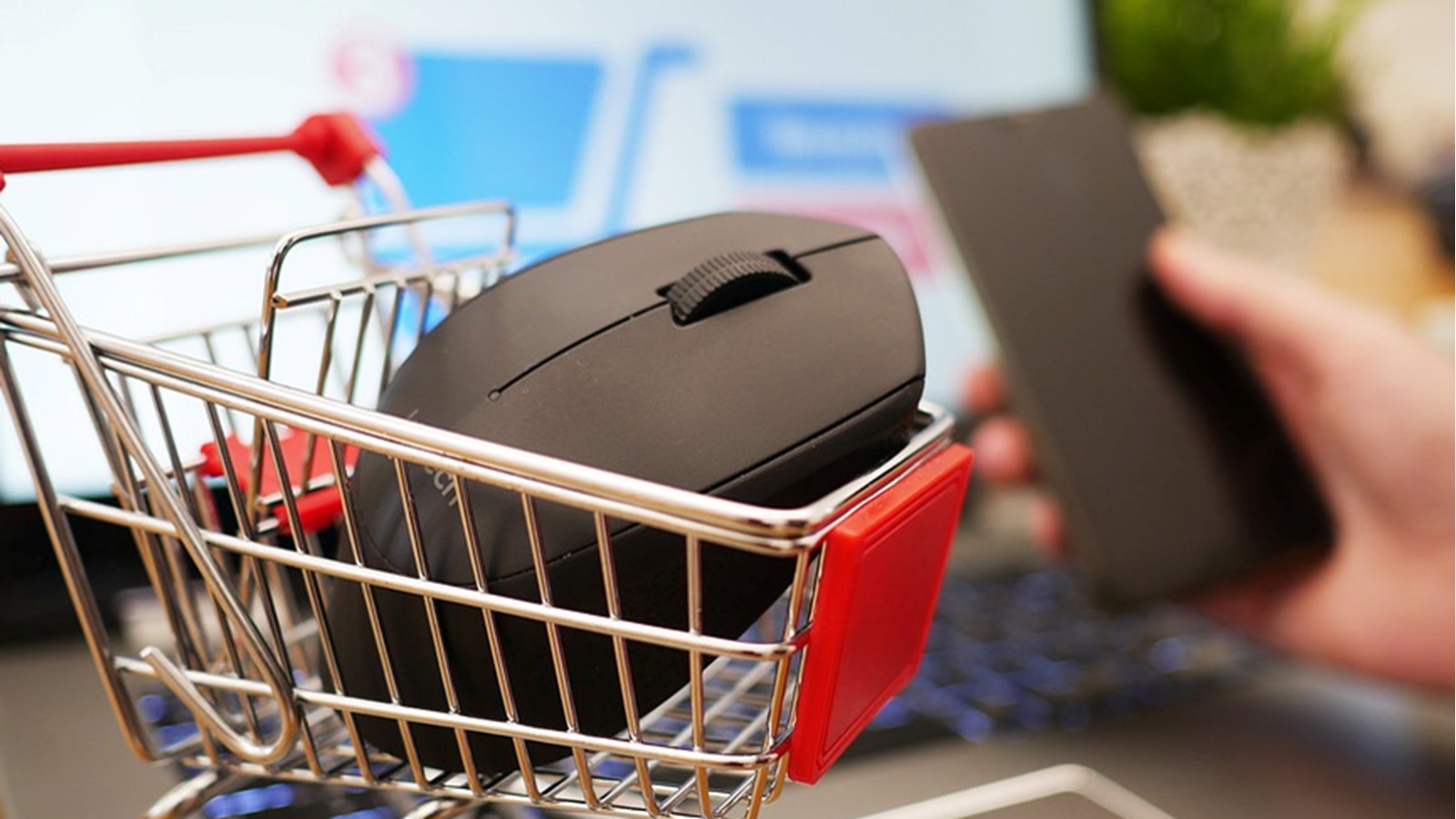 Apprenez comment perfomez et vous démarquez localement grâce à un webinaire gratuit de Néomédia sous forme de capsule de style entrevue