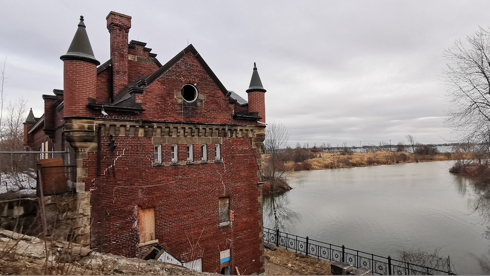Le Petit Pouvoir est l’une des quatre centrales hydroélectriques qui est encore debout parmi les 87 construites au Québec avant 1900.