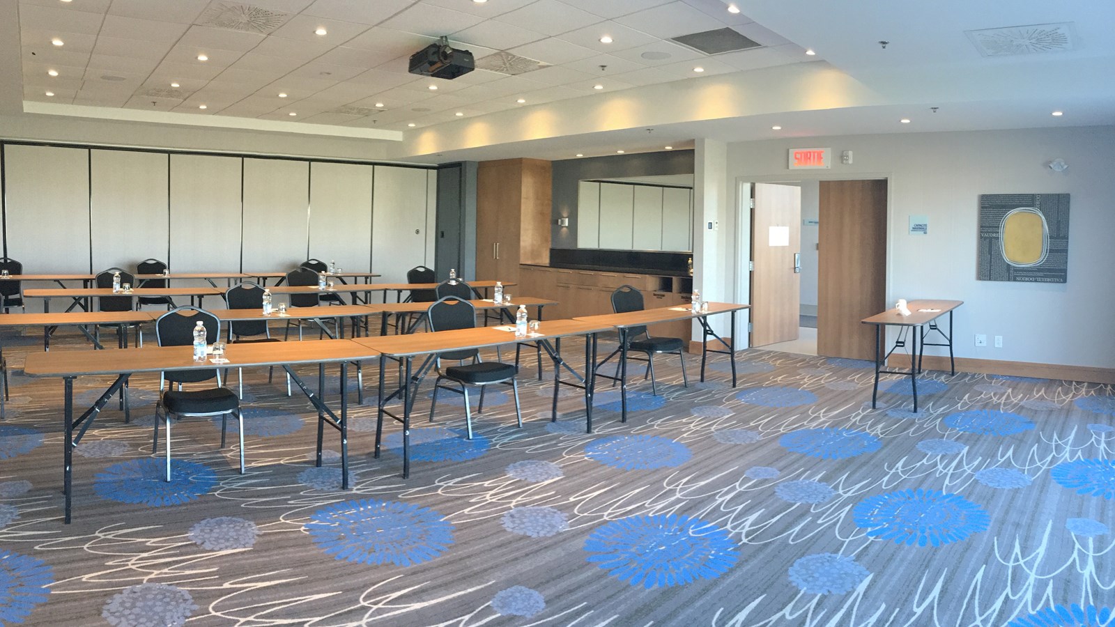 La Salle Innovation a une capacité pour 12 personnes et 1 formateur