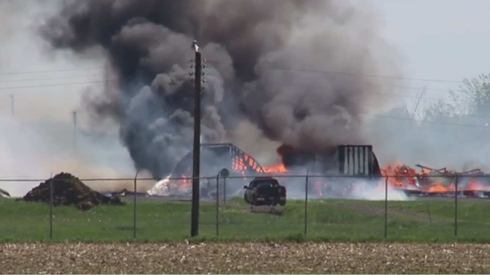 Deux bâtiments détruits par les flammes chez General Dynamics