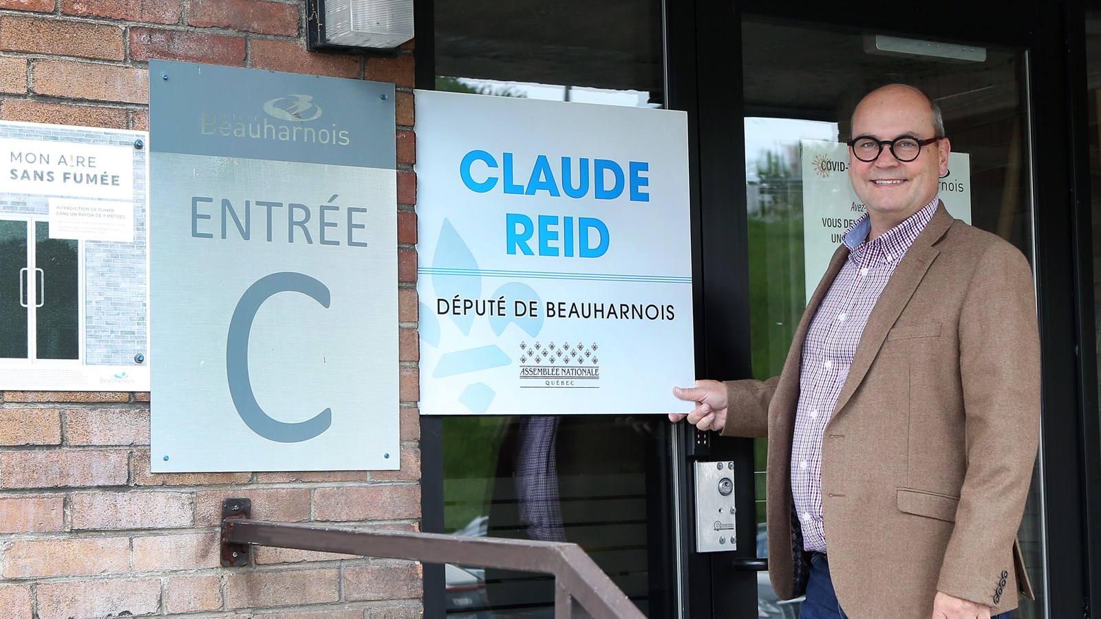 Le député de Beauharnois, Claude Reid, annonce l’ouverture de son bureau satellite situé dans les locaux de l’Hôtel de Ville au 660, rue Ellice – Porte C.