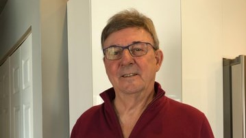 Denis Lalonde est bénévole actif pour le CAB Valleyfield où il s'implique dans la levée de fonds de la vente de poinsettias et le projet d'expansion. Il a aussi reçu un certificat honorifique pour souligner cet accomplissement.