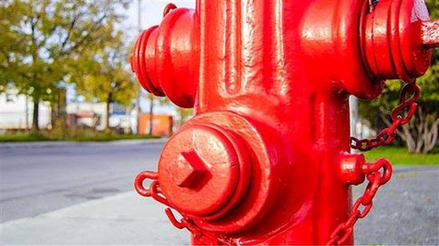 Opération d'entretien et de rénovation de bornes incendies à Beauharnois