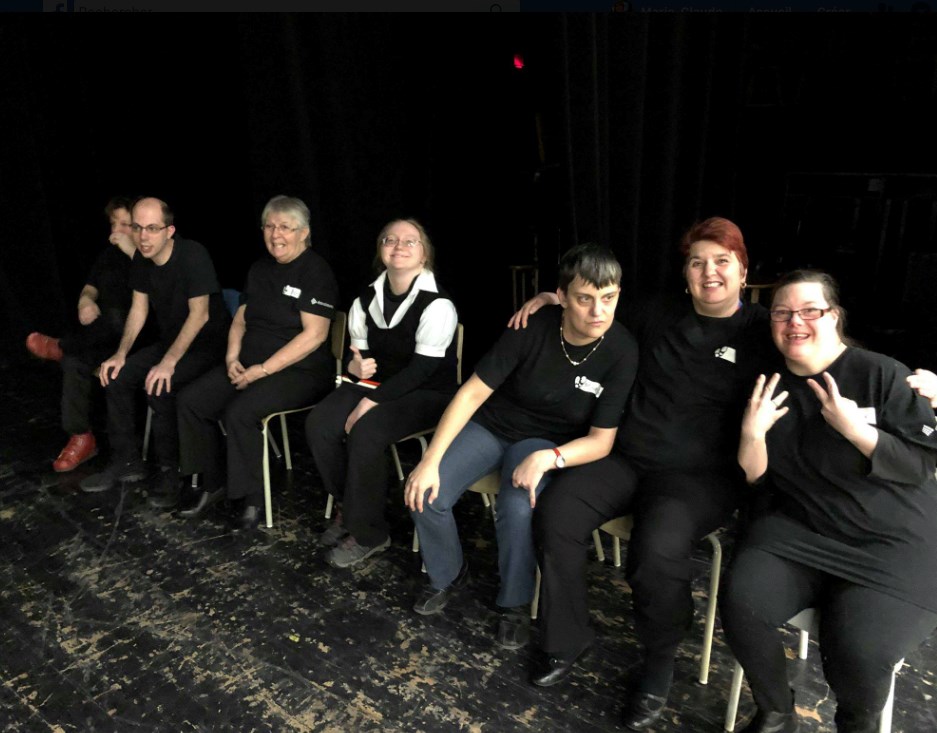 Les Pas pour Rire est une troupe de théâtre composée de comédiens vivant avec une déficience intellectuelle et différents problèmes d’adaptation. 