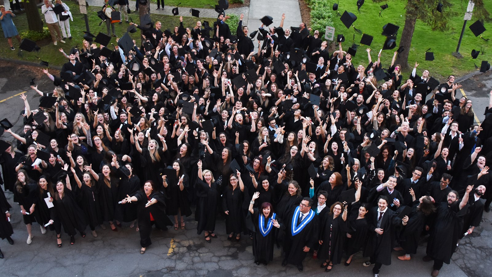 Le Collège de Valleyfield célèbre ses 600 finissants en remettant 22 000$ de bourses 