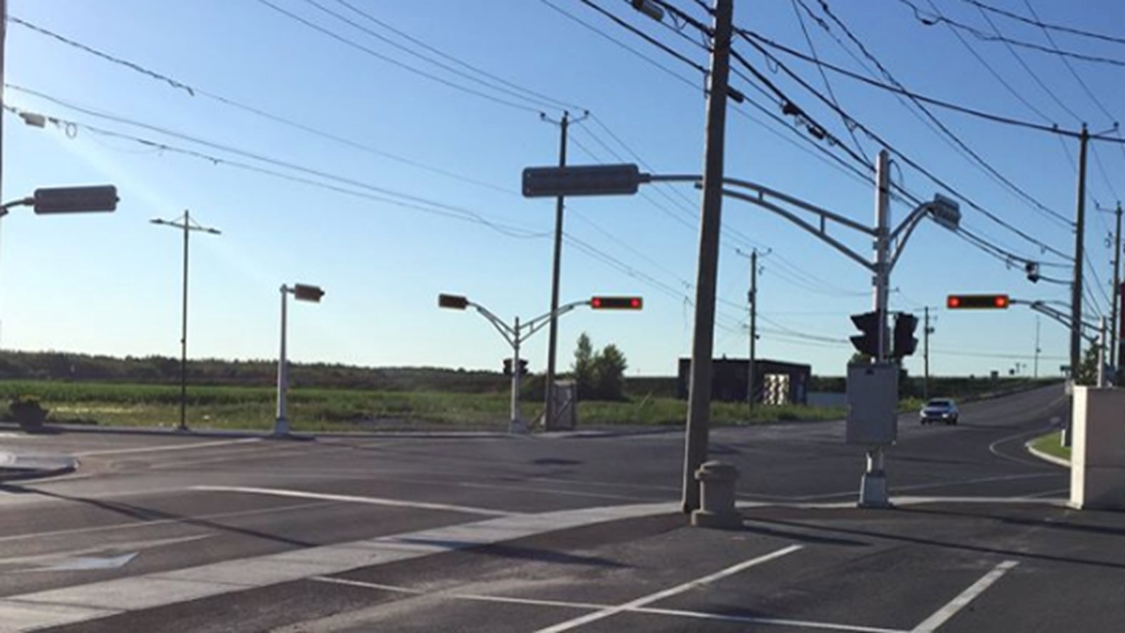 Depuis ce mardi à 15h, les feux de circulation sont en fonction à l'intersection du Chemin de la Beauce et du boulevard Cadieux.
