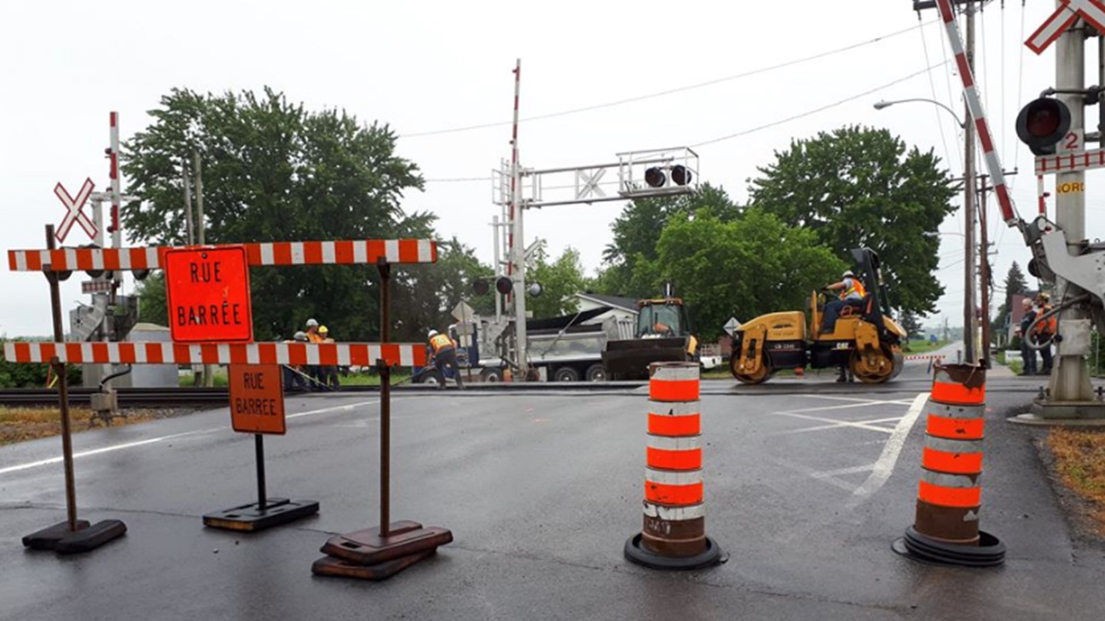 Réouverture du passage à niveau de la rue Sauvé, à Les Coteaux 