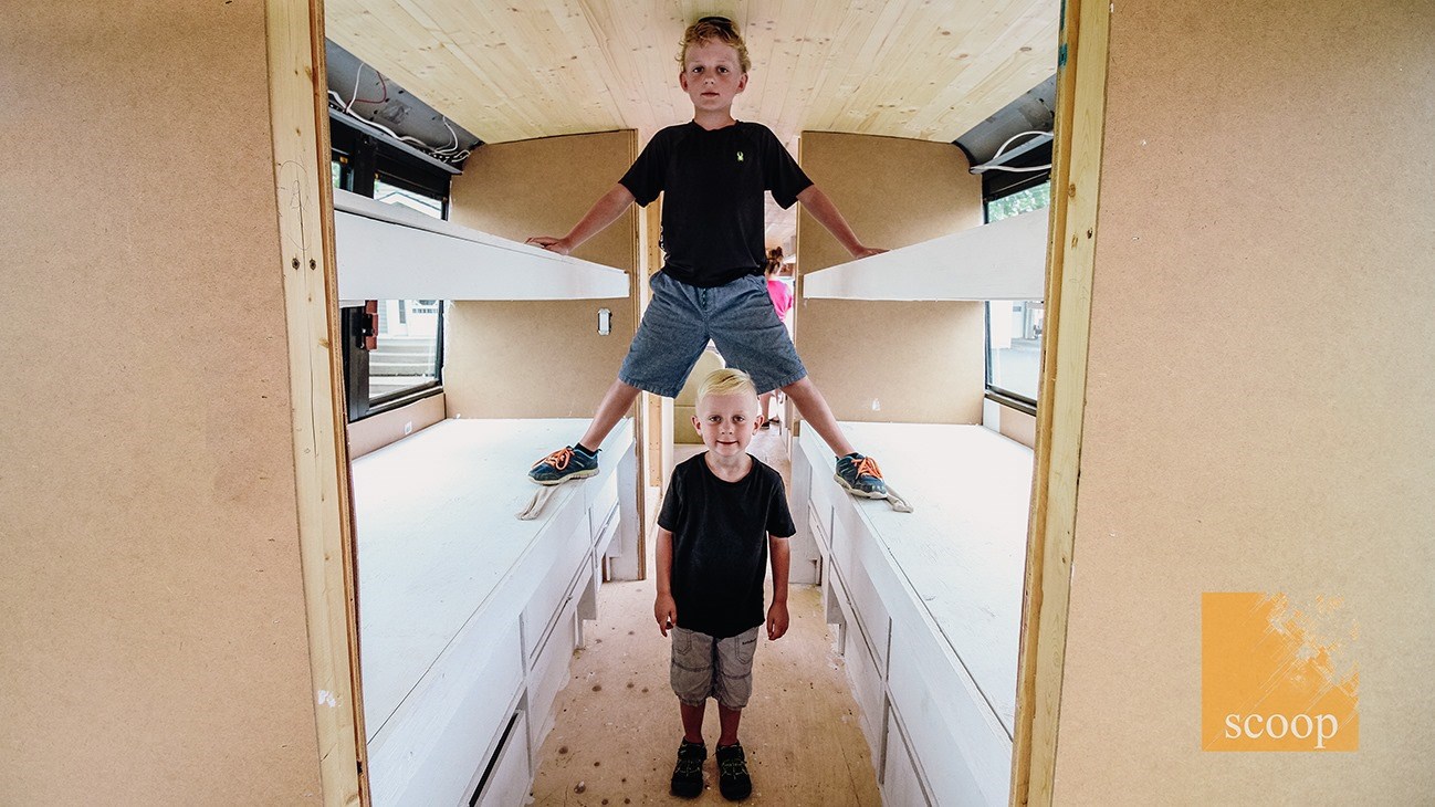 Une famille de Saint-Clet quitte son patelin et part vivre dans un autobus scolaire