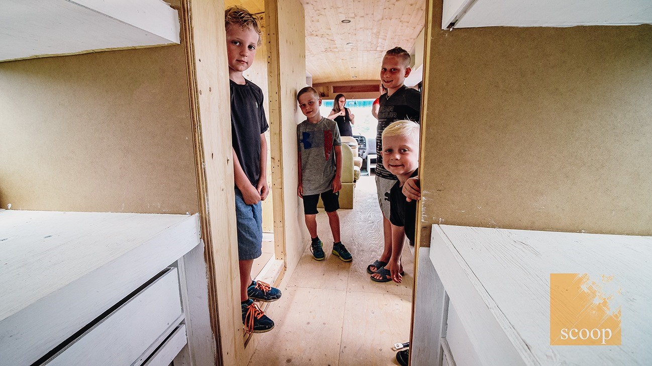 Une famille de Saint-Clet quitte son patelin et part vivre dans un autobus scolaire