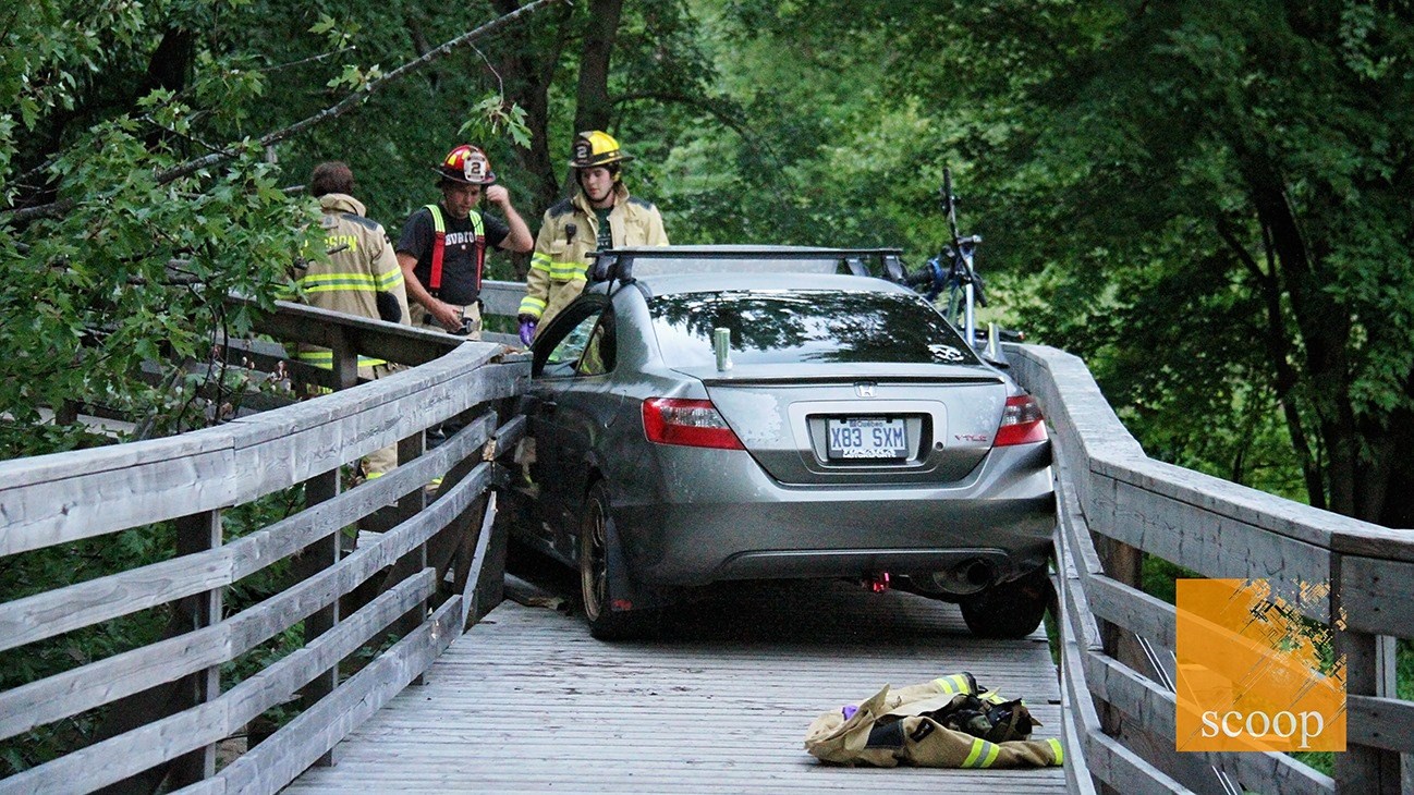 Un automobiliste happe une cycliste en plein coeur du parc Jack-Layton à Hudson