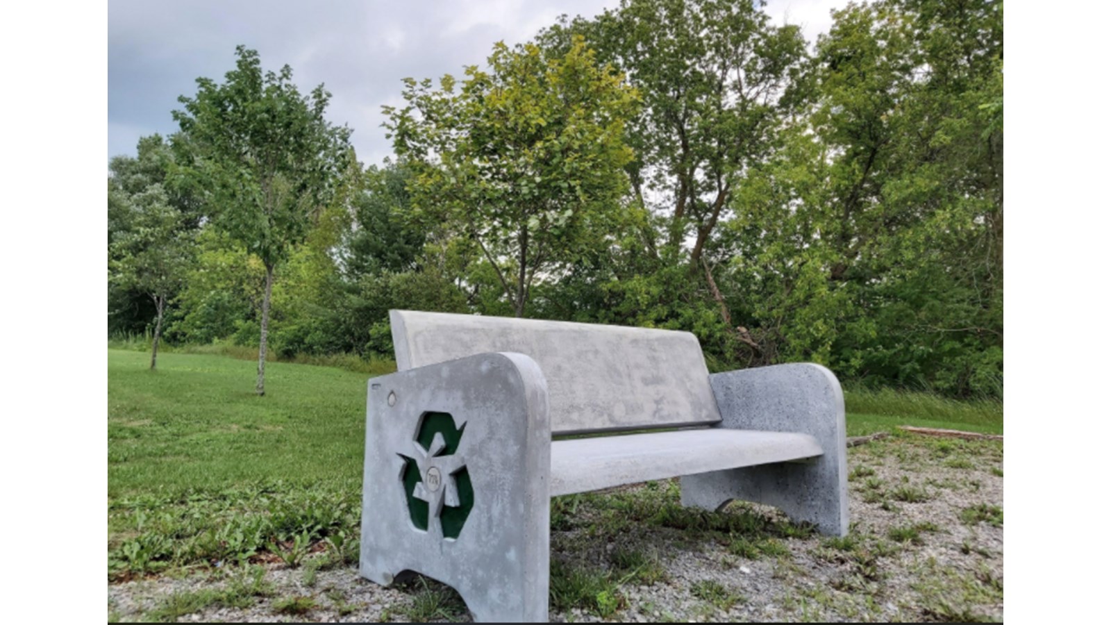 Sainte-Justine-de-Newton s'offre un mobilier urbain composé de matières recyclées