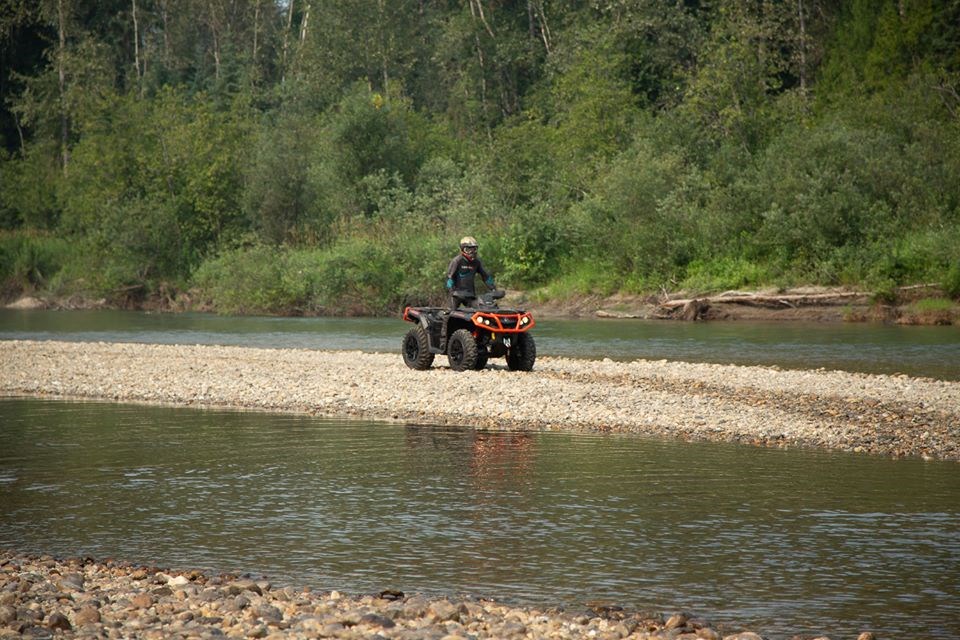 Québec rappelle l’interdiction de circuler en VTT dans l’habitat des poissons