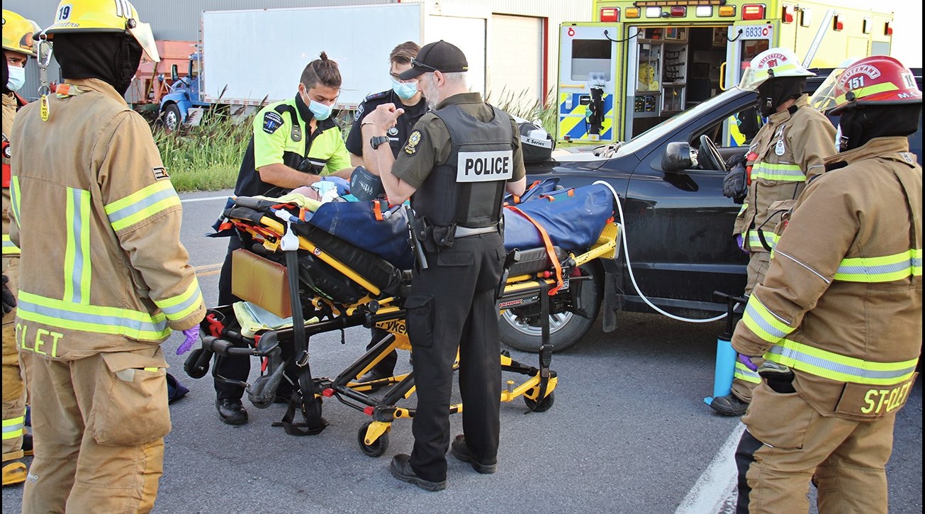 Un délit de fuite cause des blessures à un automobiliste