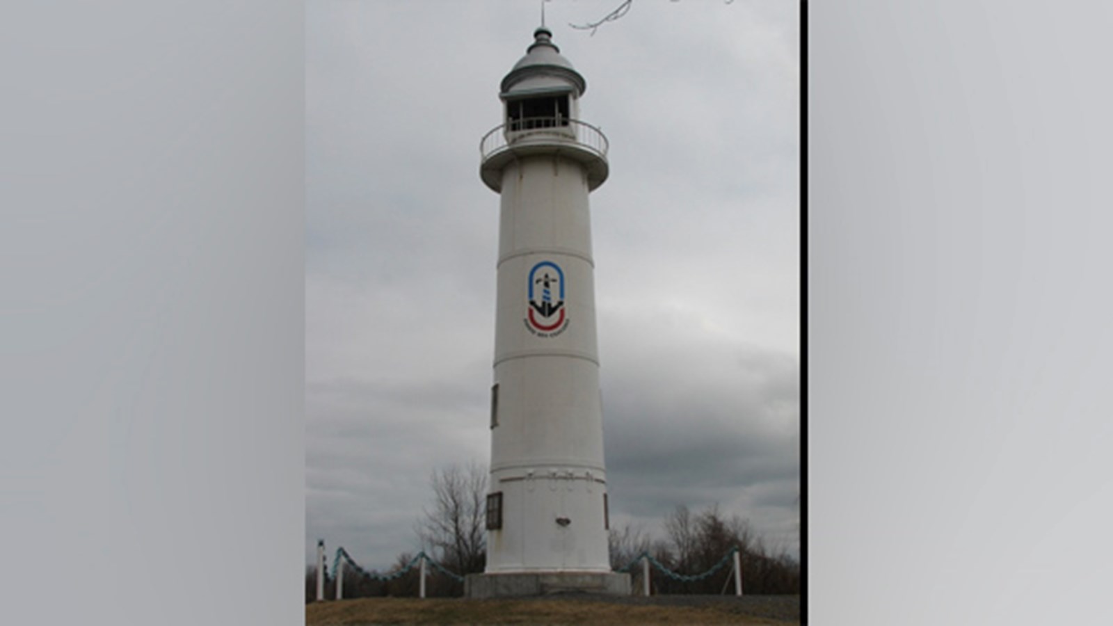 Phare de Pointe-des-Cascades:  un guide pour les 5000 navires qui naviguaient sur le Canal Soulanges 