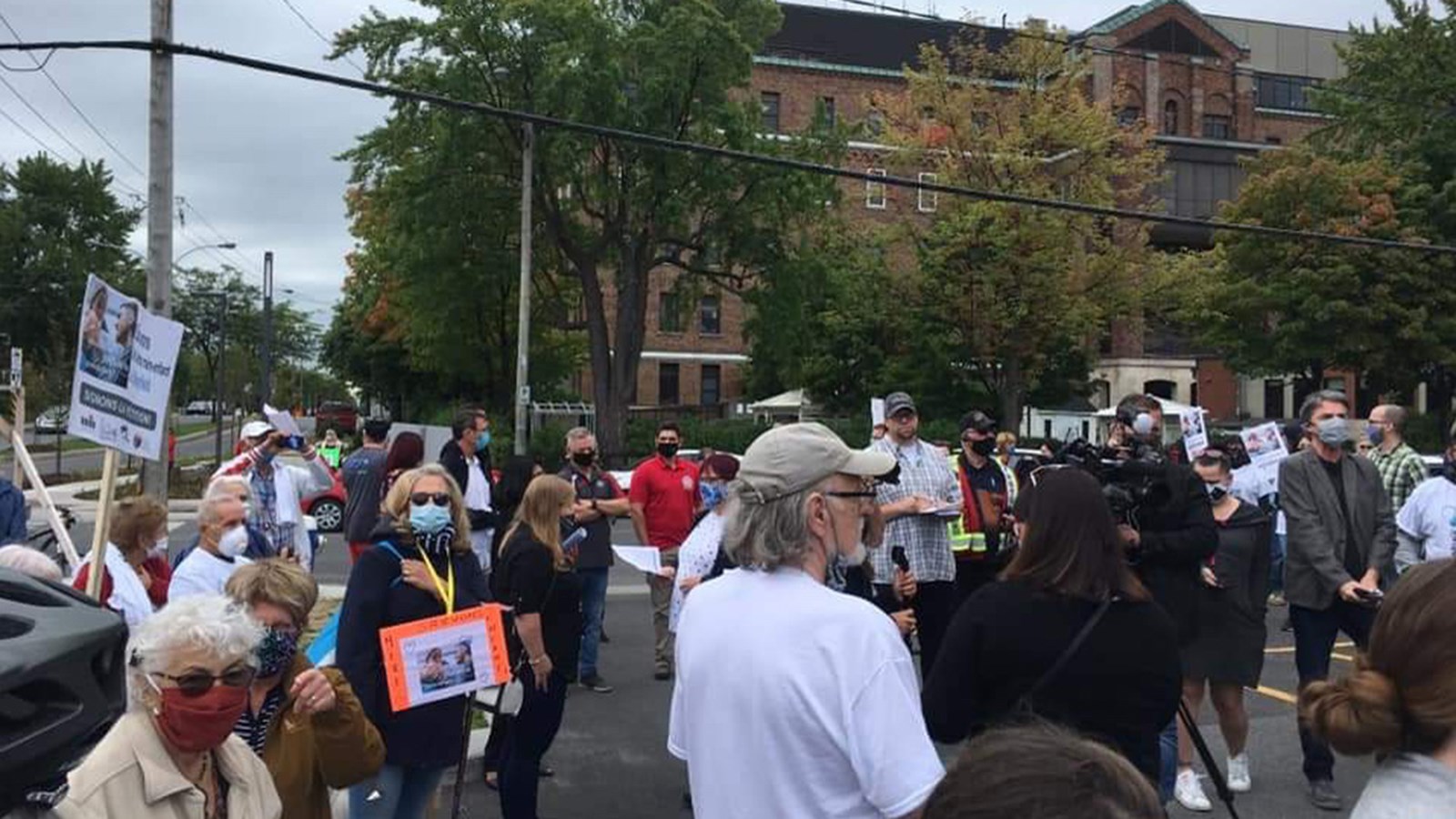 Mobilisation communautaire pour maintenir le Centre Mère-Enfant 