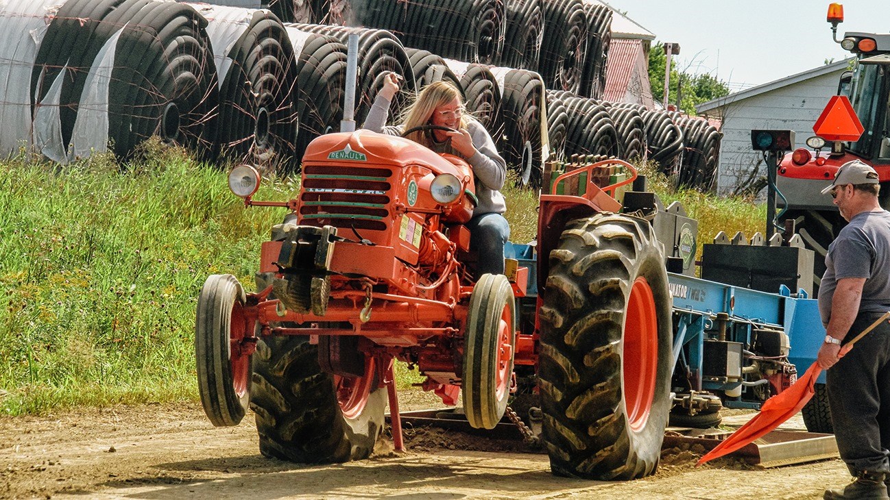 Une compétition de tirs de tracteurs enlevante à Saint-Clet