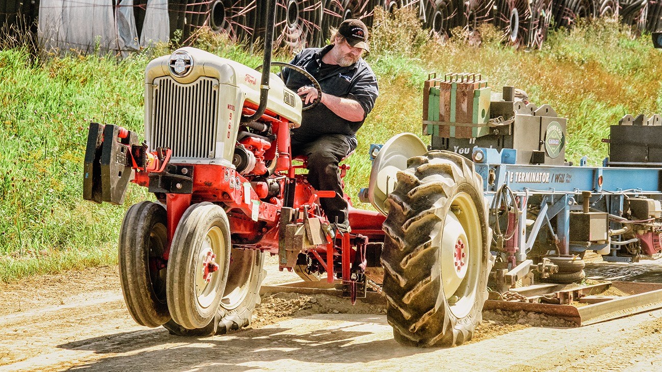 Une compétition de tirs de tracteurs enlevante à Saint-Clet