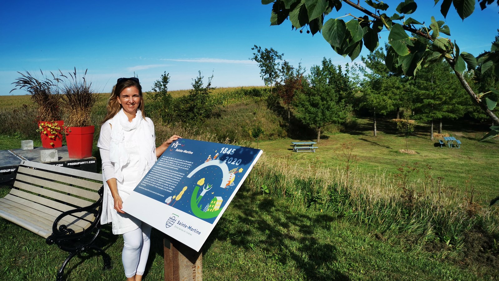 La mairesse Maude Laberge était bien fière de souligner ce moment important dans l'histoire de la Municipalité de Sainte-Martine ce samedi