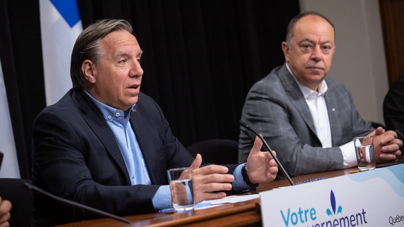 « Il y a un vrai risque de deuxième vague et que l’on soit obligé de reconfiner les Québécois. » - François Legault