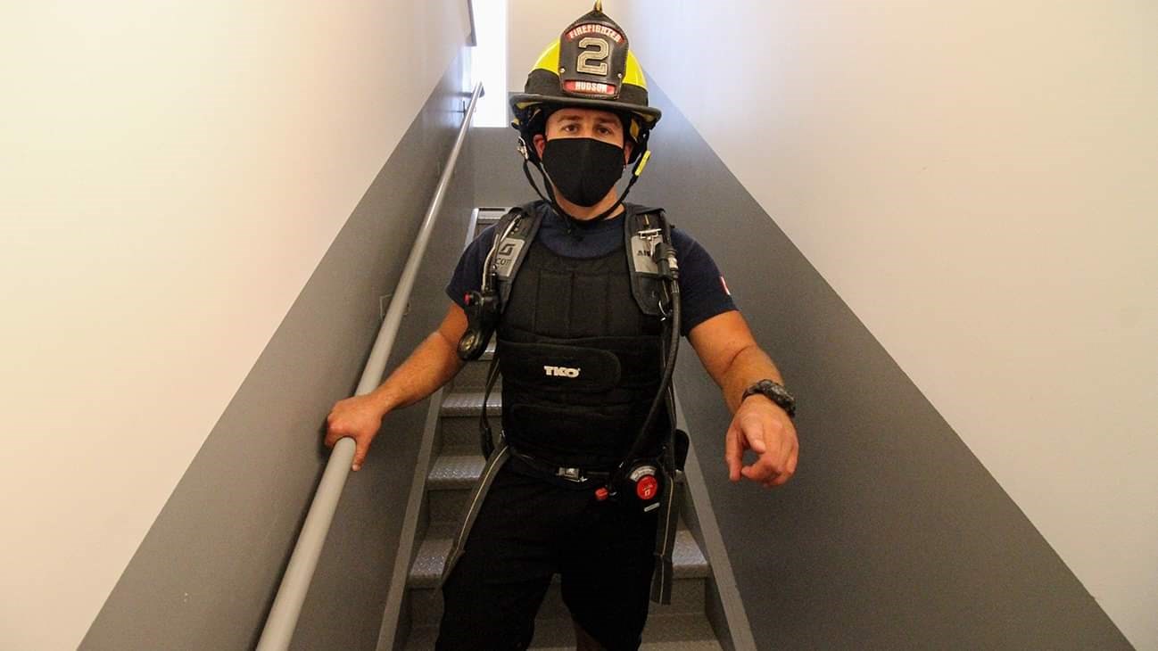 Des pompiers de Hudson gravissent 46 étages pour la dystrophie musculaire