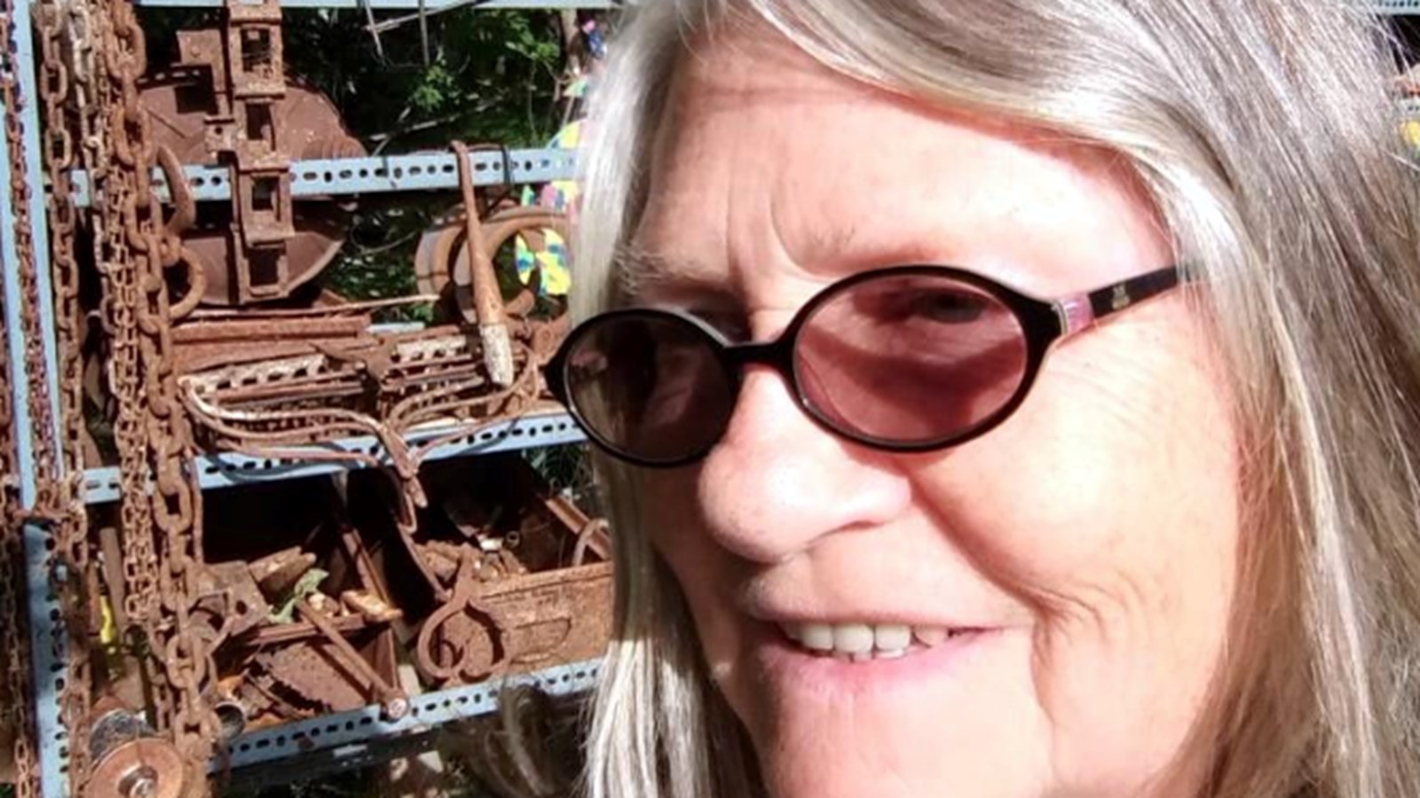 Le 16 septembre dernier, l'artiste peintre et sculptrice de Sainte-Martine, Louise Page, est devenue la toute première lauréate du Prix Reynald-Piché de la MRC de Beauharnois-Salaberry.