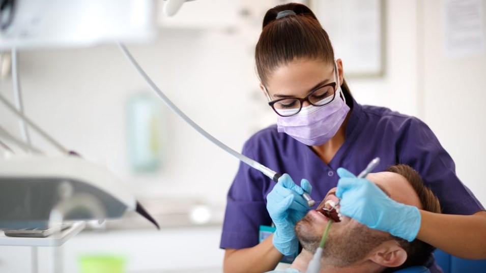 Projet de loi 29 adopté : « Enfin, l’autonomie des hygiénistes dentaires reconnue »