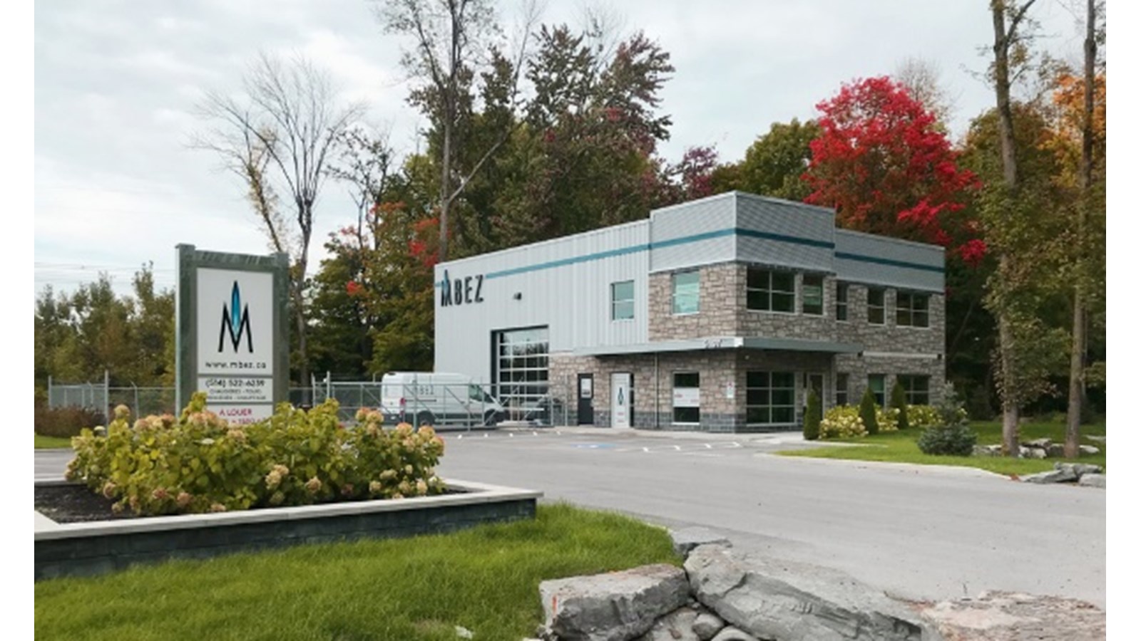 Michel Bezeau, propriétaire et directeur général de MBEZ, œuvre dans le domaine de la combustion et du chauffage industriel depuis 1995, mais c’est en 2005 qu’il crée sa propre entreprise. Son volume d’affaires et le déploiement de ses activités a imposé l’implantation de son entreprise dans un parc industriel
